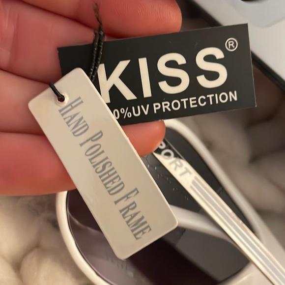 🕶️ - Picture 7 of 7